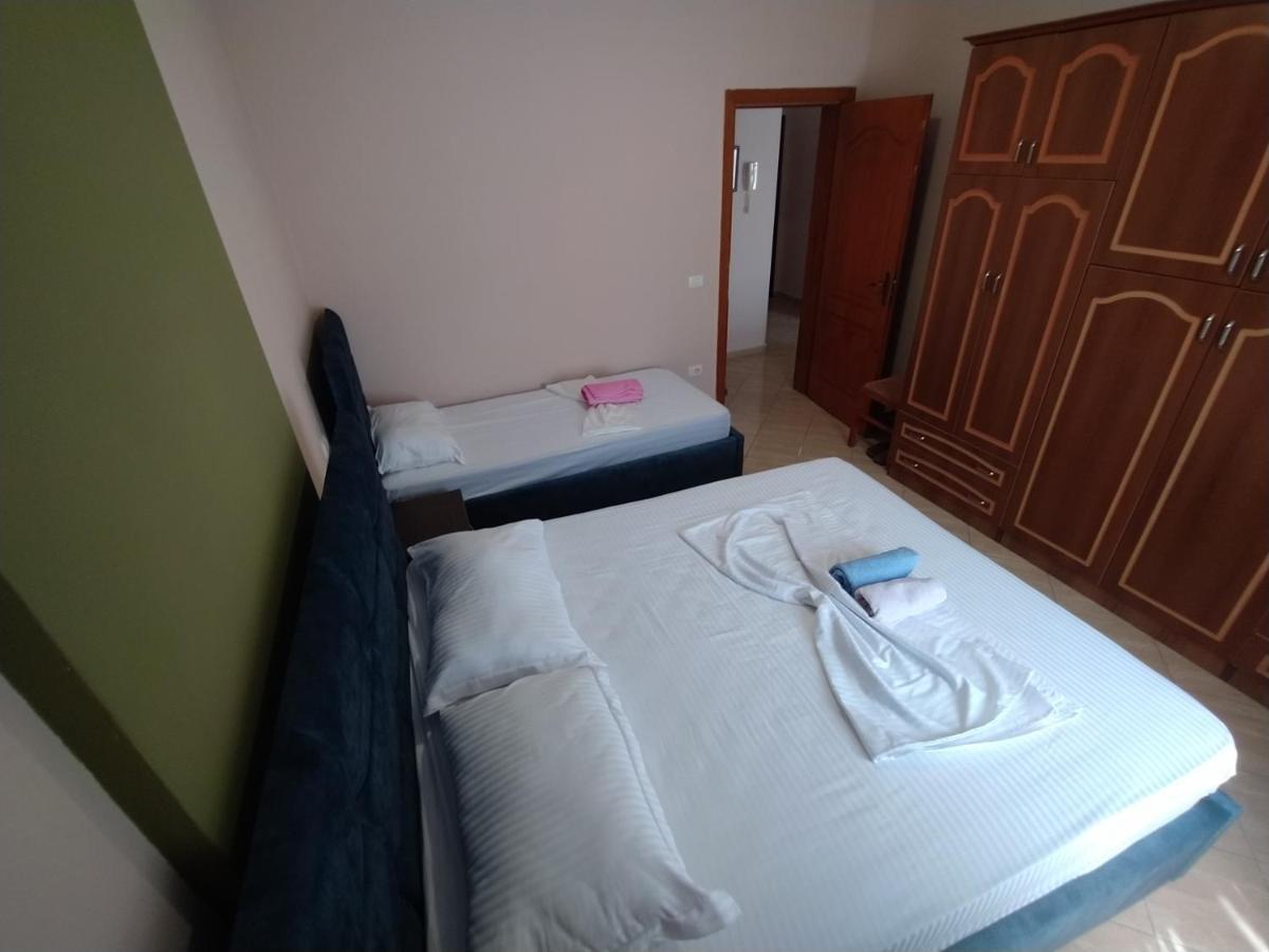 Lungomare Beach Apartments Vlorë Exteriör bild